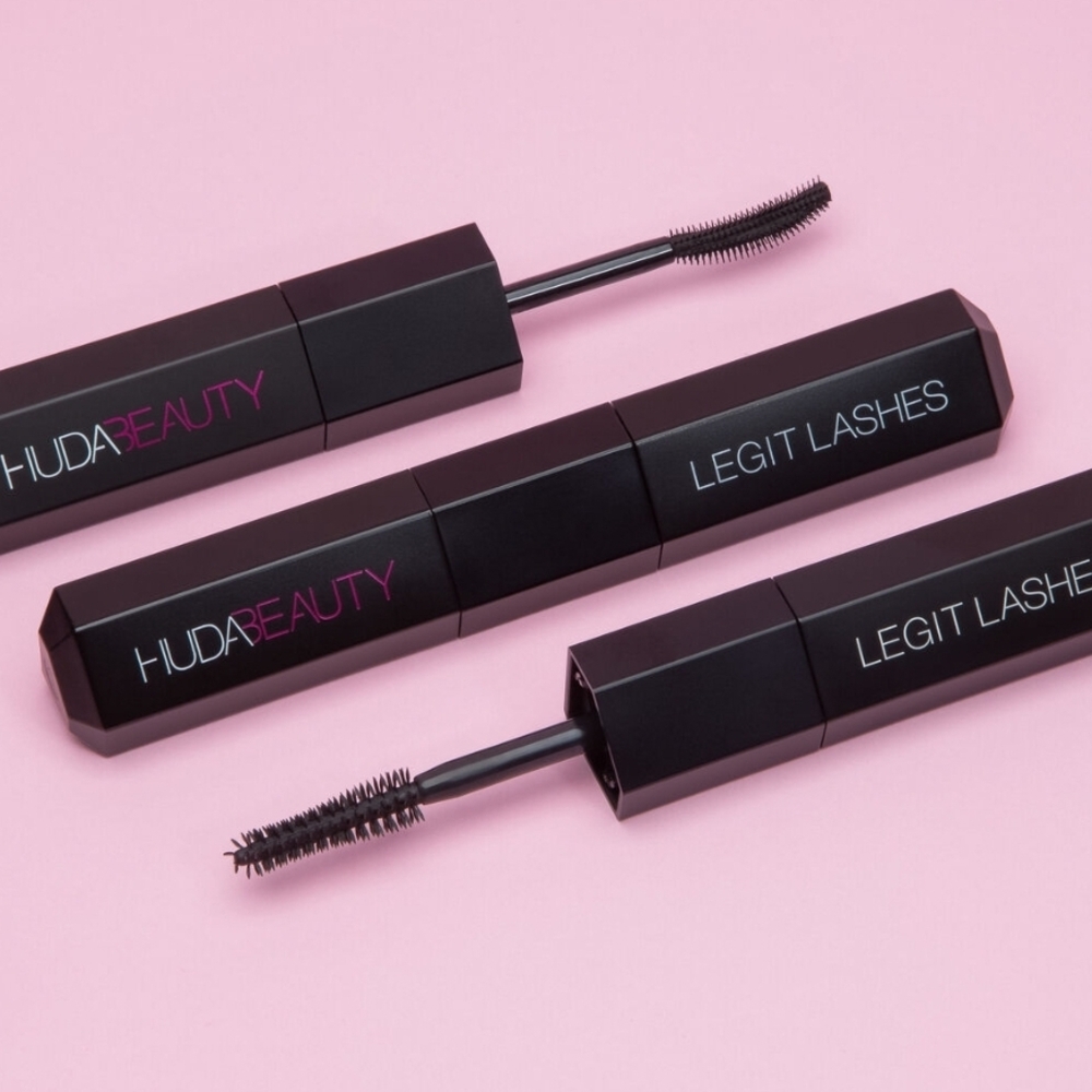 Huda Beauty Legit Lashes Black Mascara with Curved Brush and Sleek Design - Picture 2 of 6